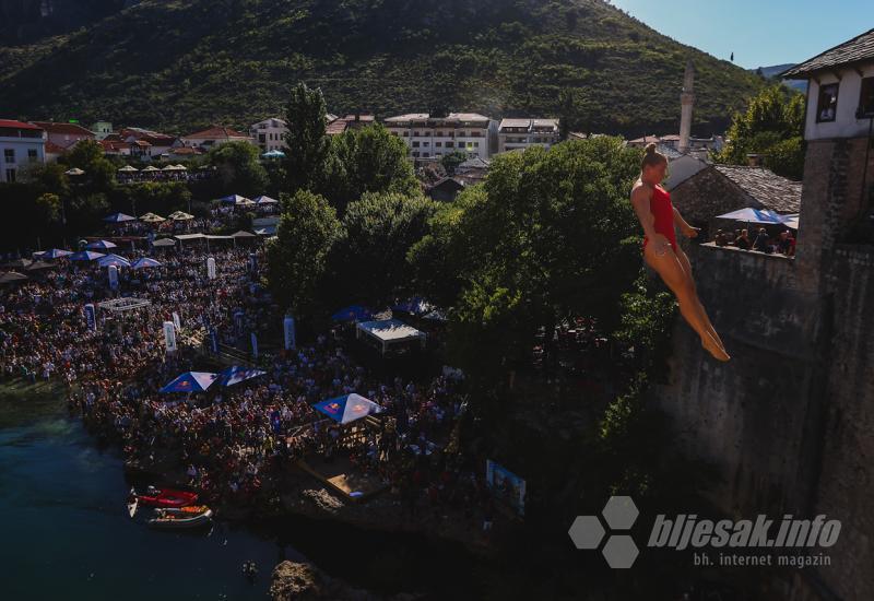 Red Bull Cliff Diving: Carlos Gimeno i Molly Carlson pobjednici skokova